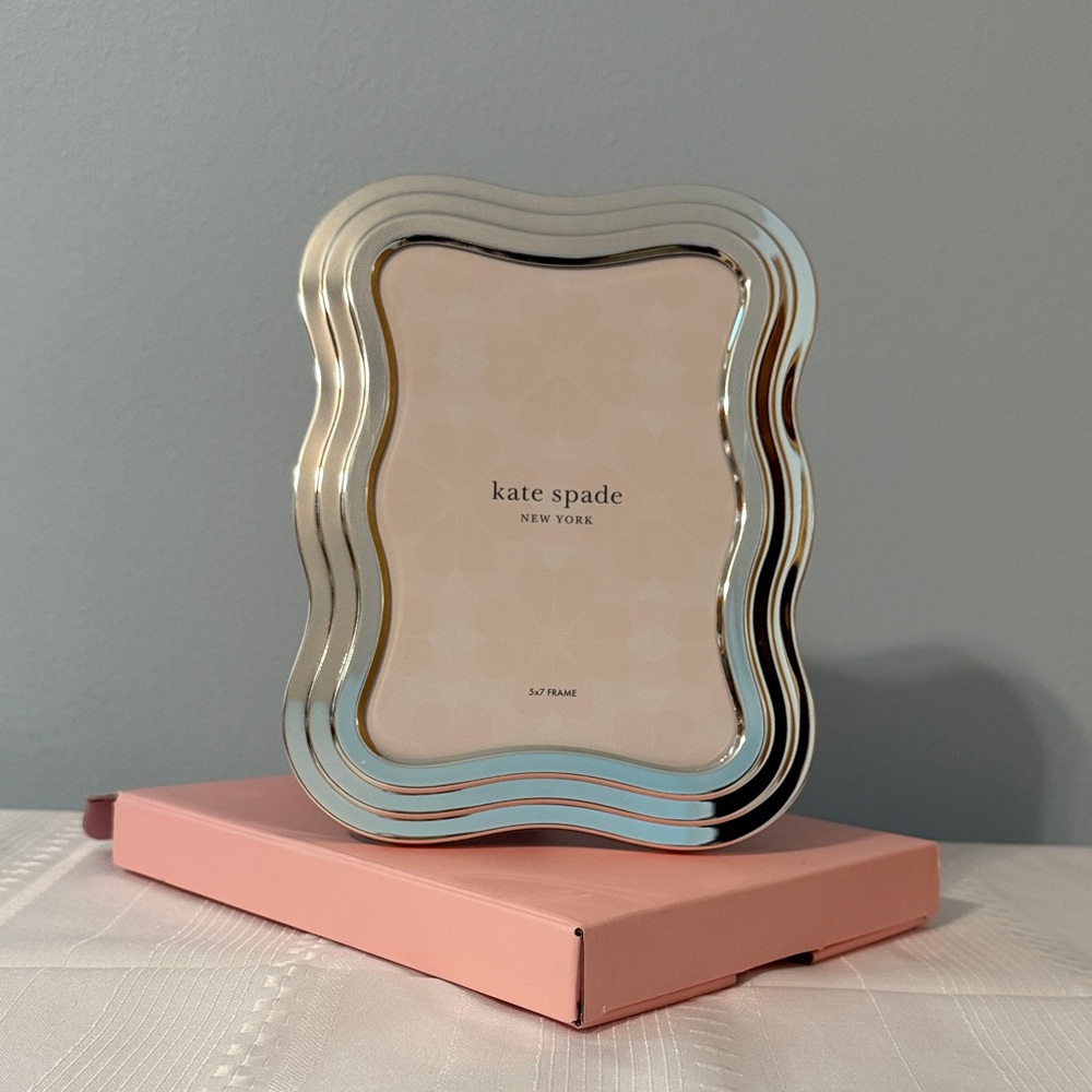 Kate Spade Wavy Shinny Silver Frame